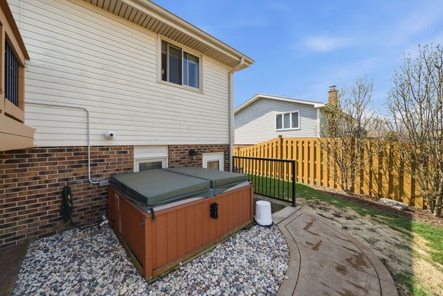 13736 W Cavecreek Court, Homer Glen, IL 60491