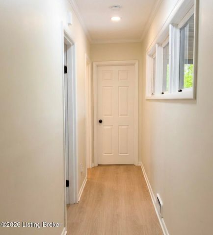 1107 Viewcrest Dr, Louisville, KY 40118