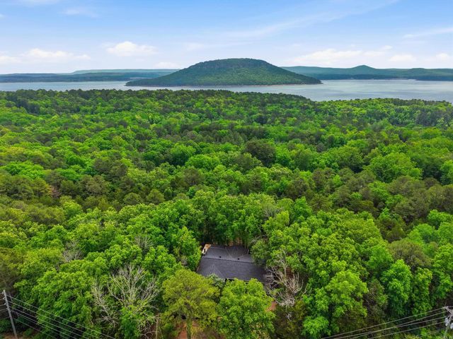 235 Robinhood Trail, Fairfield Bay, AR 72088