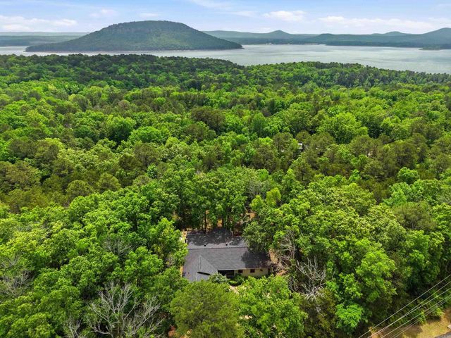 235 Robinhood Trail, Fairfield Bay, AR 72088