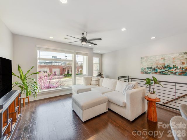 436 Southend Crossing Lane, Charlotte, NC 28203