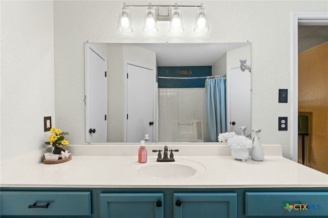 1009 E Ave S, Belton, TX 76513