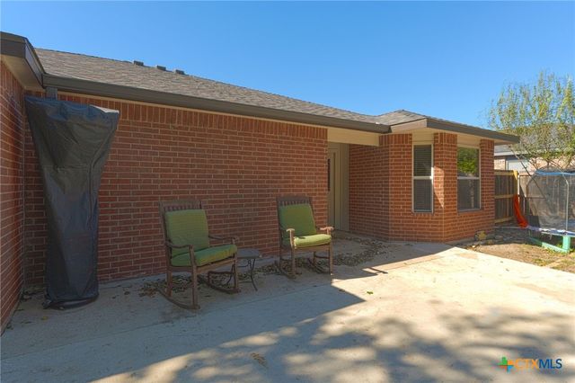 1009 E Ave S, Belton, TX 76513