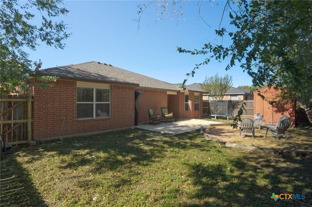 1009 E Ave S, Belton, TX 76513