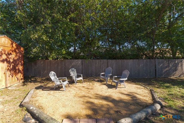 1009 E Ave S, Belton, TX 76513