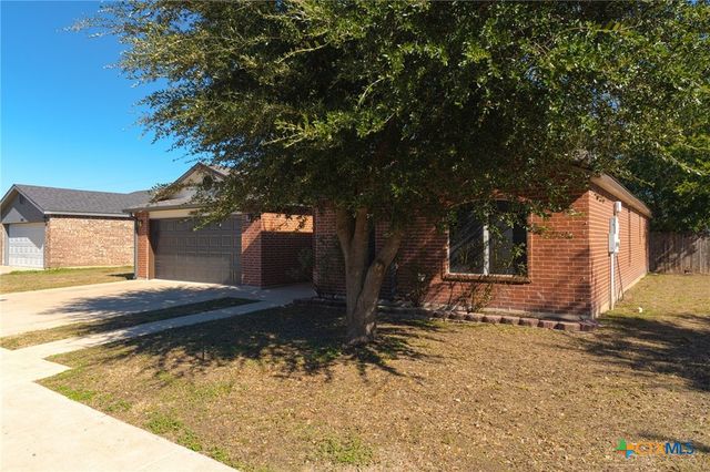 1009 E Ave S, Belton, TX 76513