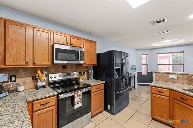 1009 E Ave S, Belton, TX 76513