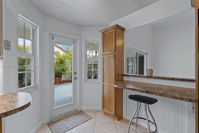 332 Bridgeton Rd, Weston, FL 33326