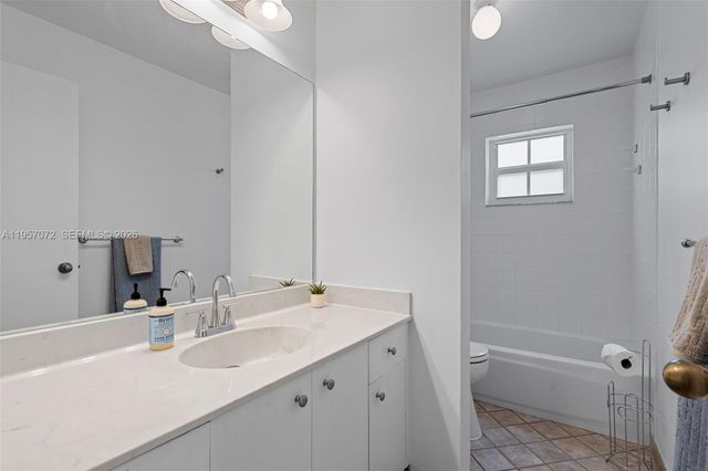 332 Bridgeton Rd, Weston, FL 33326