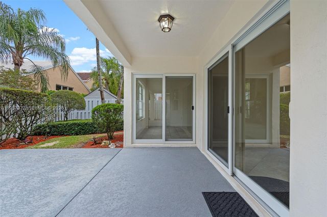 332 Bridgeton Rd, Weston, FL 33326