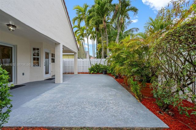 332 Bridgeton Rd, Weston, FL 33326