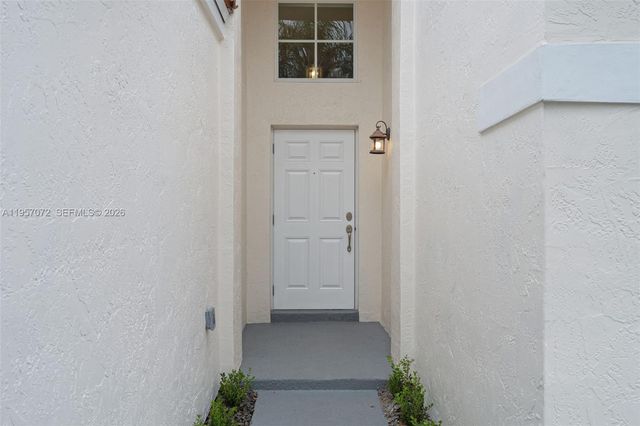 332 Bridgeton Rd, Weston, FL 33326