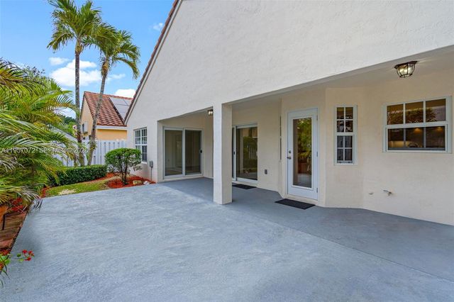 332 Bridgeton Rd, Weston, FL 33326