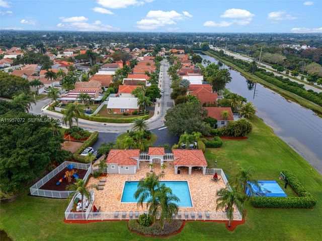 332 Bridgeton Rd, Weston, FL 33326
