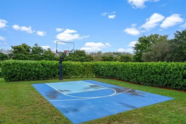 332 Bridgeton Rd, Weston, FL 33326