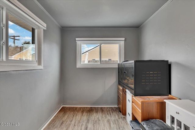 21 Jase Court, Albany, NY 12208