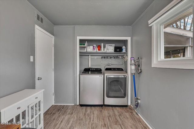 21 Jase Court, Albany, NY 12208