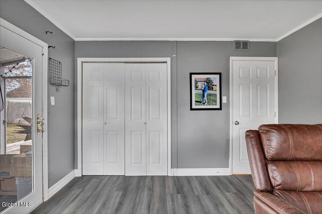 21 Jase Court, Albany, NY 12208