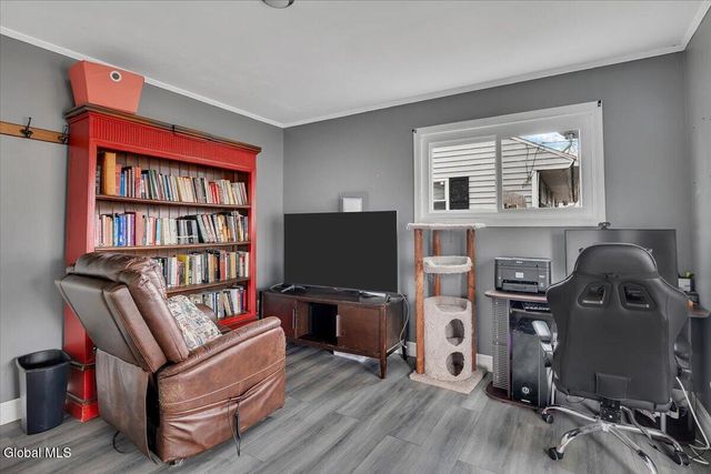 21 Jase Court, Albany, NY 12208