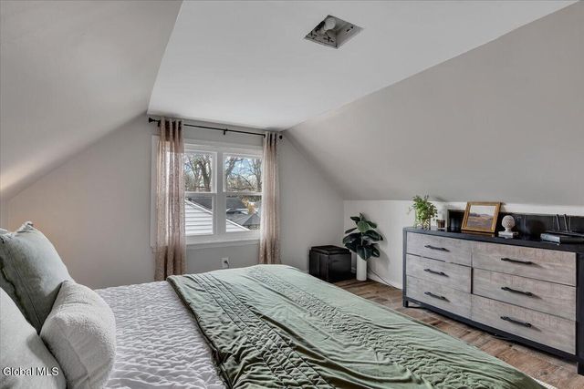 21 Jase Court, Albany, NY 12208