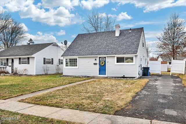 21 Jase Court, Albany, NY 12208