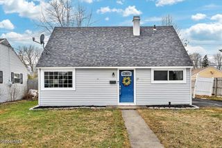 21 Jase Court, Albany, NY 12208