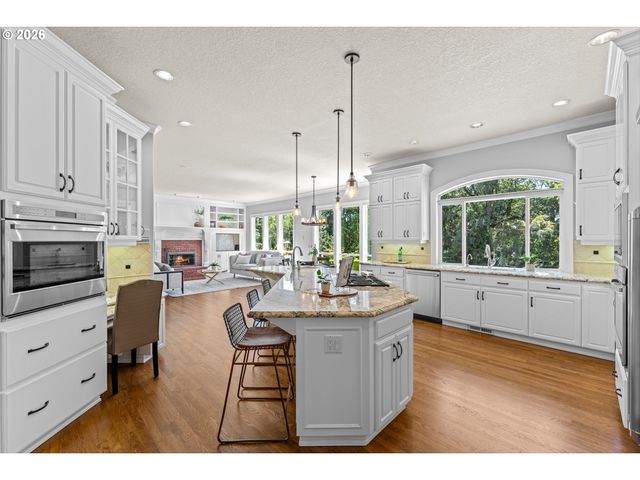 3330 QUAIL RIDGE Ct, West Linn, OR 97068