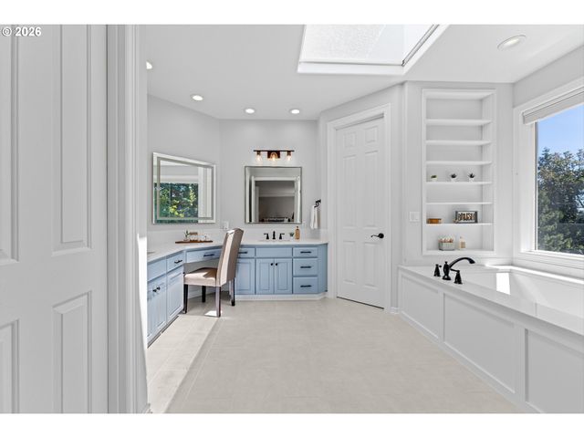 3330 QUAIL RIDGE Ct, West Linn, OR 97068
