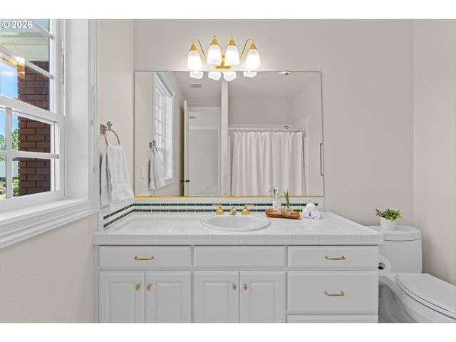 3330 QUAIL RIDGE Ct, West Linn, OR 97068