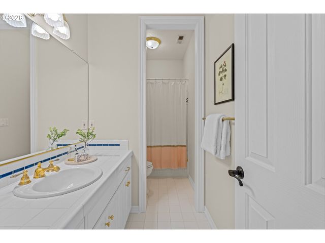 3330 QUAIL RIDGE Ct, West Linn, OR 97068