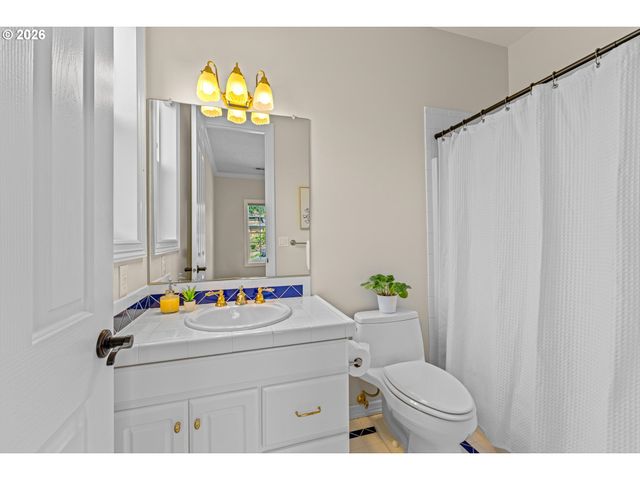 3330 QUAIL RIDGE Ct, West Linn, OR 97068