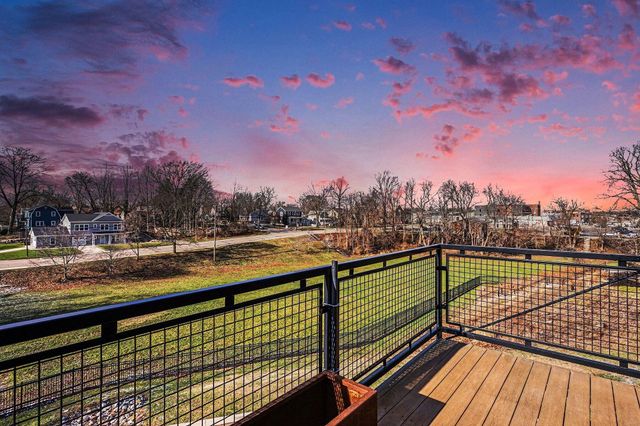 525 Superior Street 202, South Haven City, MI 49090