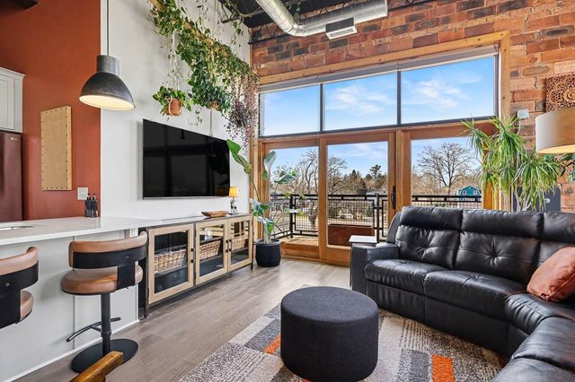 525 Superior Street 202, South Haven City, MI 49090