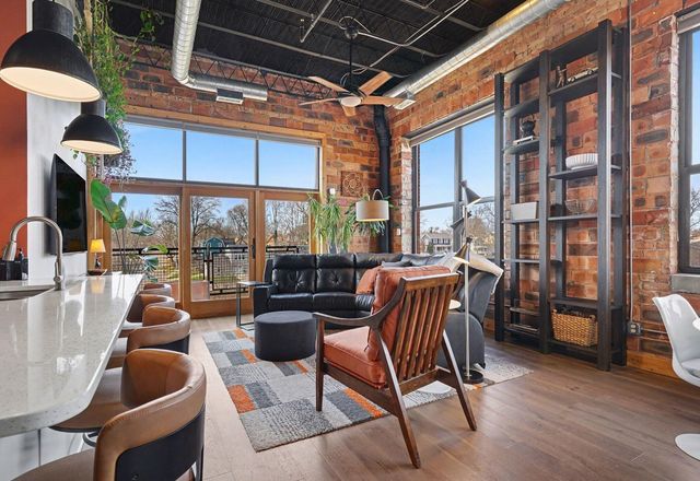 525 Superior Street 202, South Haven City, MI 49090