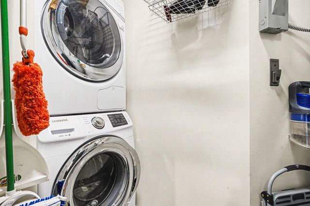 525 Superior Street 202, South Haven City, MI 49090