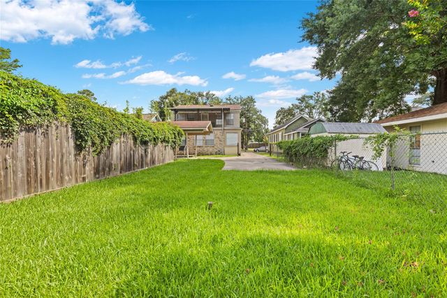 510 E Main Street, Humble, TX 77338