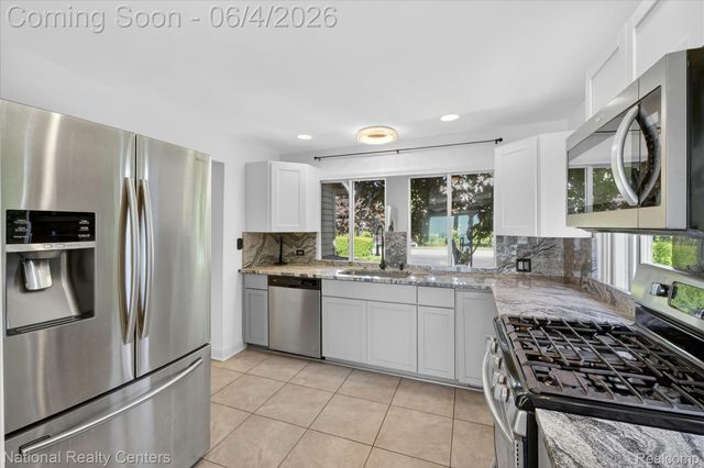 3946 Lakeshore Drive, Frenchtown Township, MI 48166