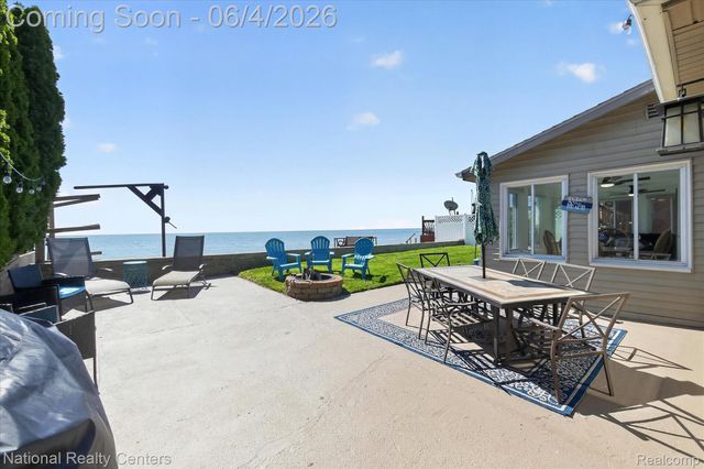 3946 Lakeshore Drive, Frenchtown Township, MI 48166