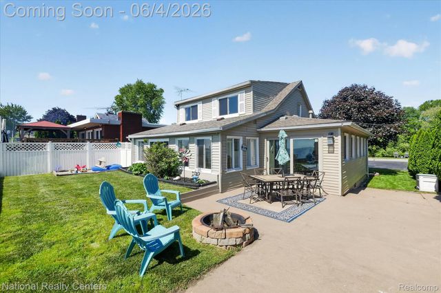 3946 Lakeshore Drive, Frenchtown Township, MI 48166