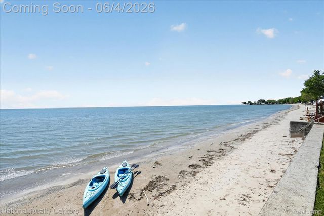 3946 Lakeshore Drive, Frenchtown Township, MI 48166