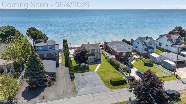 3946 Lakeshore Drive, Frenchtown Township, MI 48166