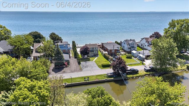 3946 Lakeshore Drive, Frenchtown Township, MI 48166