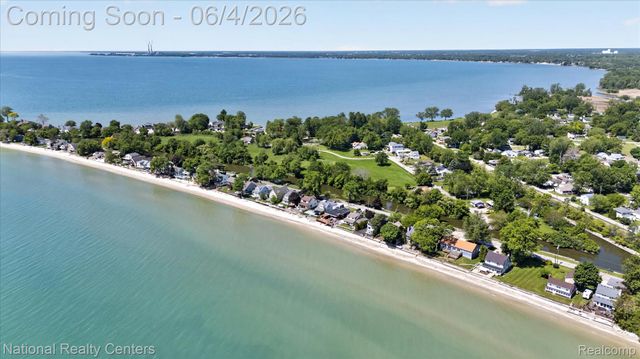 3946 Lakeshore Drive, Frenchtown Township, MI 48166
