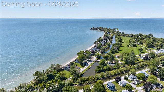 3946 Lakeshore Drive, Frenchtown Township, MI 48166