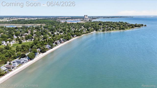 3946 Lakeshore Drive, Frenchtown Township, MI 48166