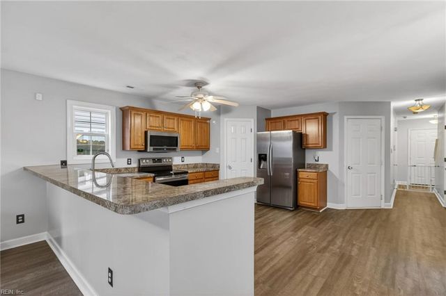 2113 Sparrow RD, Chesapeake, VA 23320