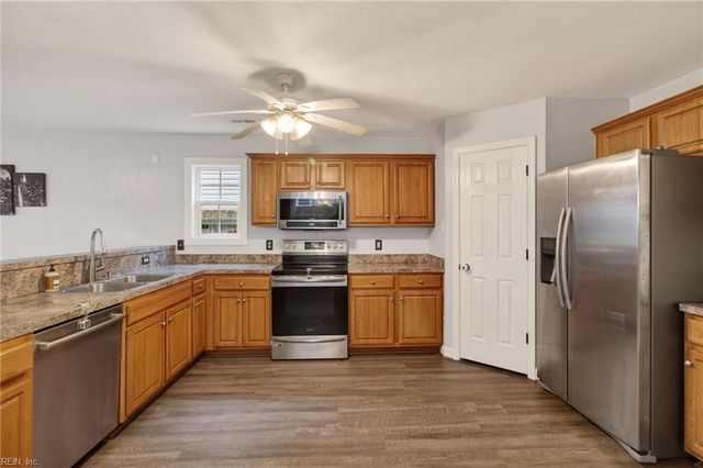 2113 Sparrow RD, Chesapeake, VA 23320