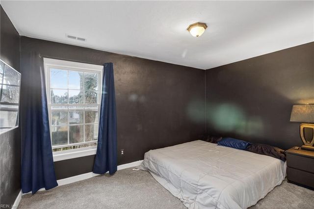 2113 Sparrow RD, Chesapeake, VA 23320