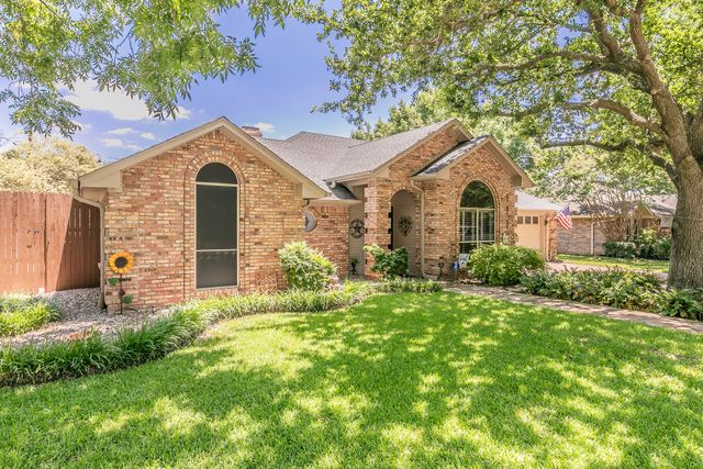 6215 Suffolk Drive, Arlington, TX 76001