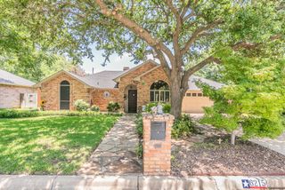 6215 Suffolk Drive, Arlington, TX 76001